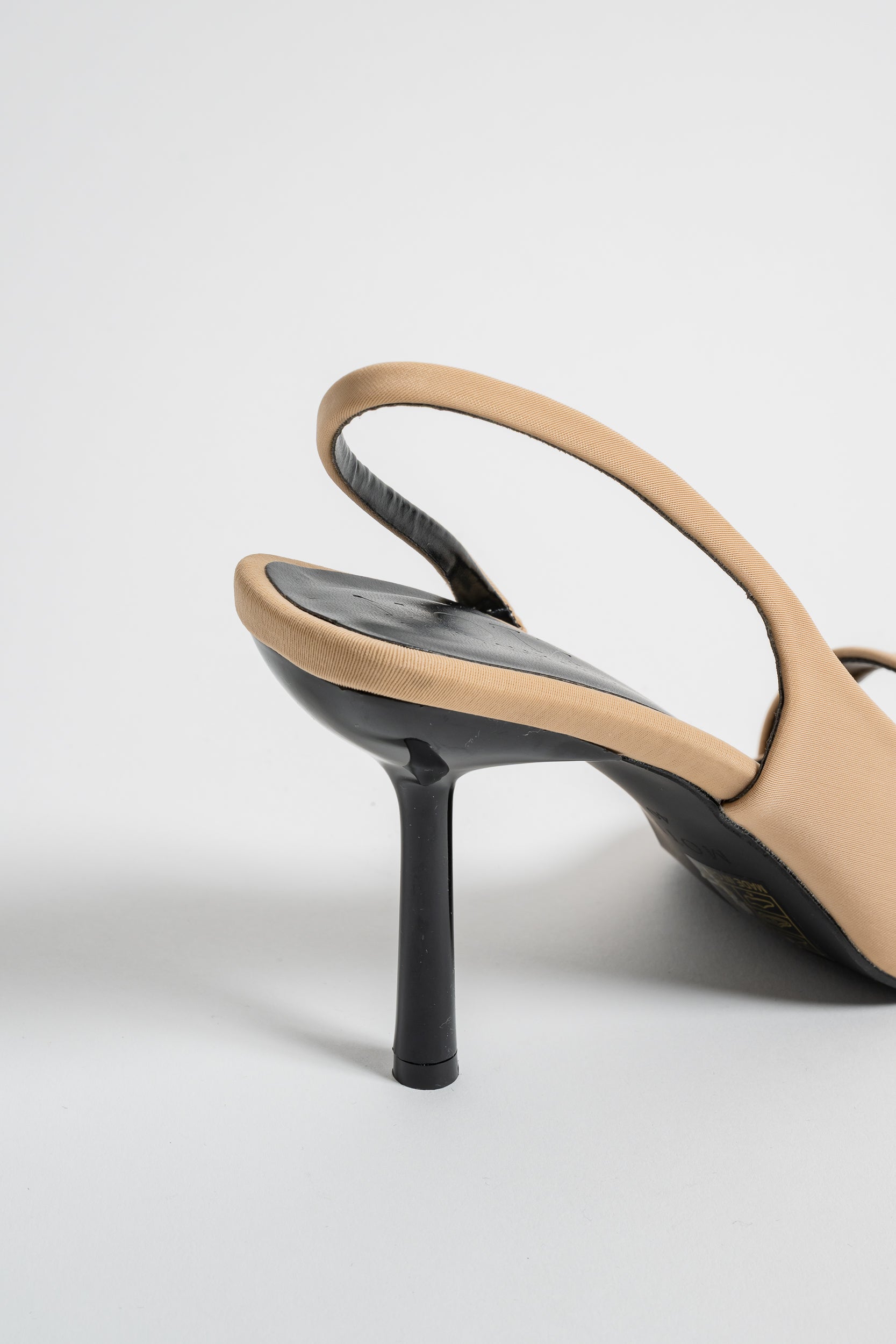 square toe round design sandals